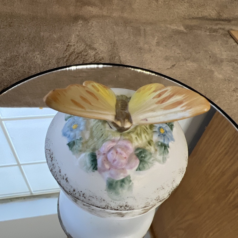 Vintage Maxam Porcelain Butterfly Floral‎ Round 3 Legged Small Trinket Box Dish